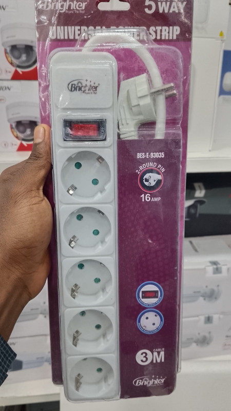 Regleta Universal (Universal Power Strip)