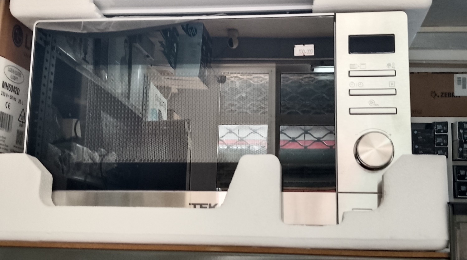 Microondas de libre instalación de 20L con función grill