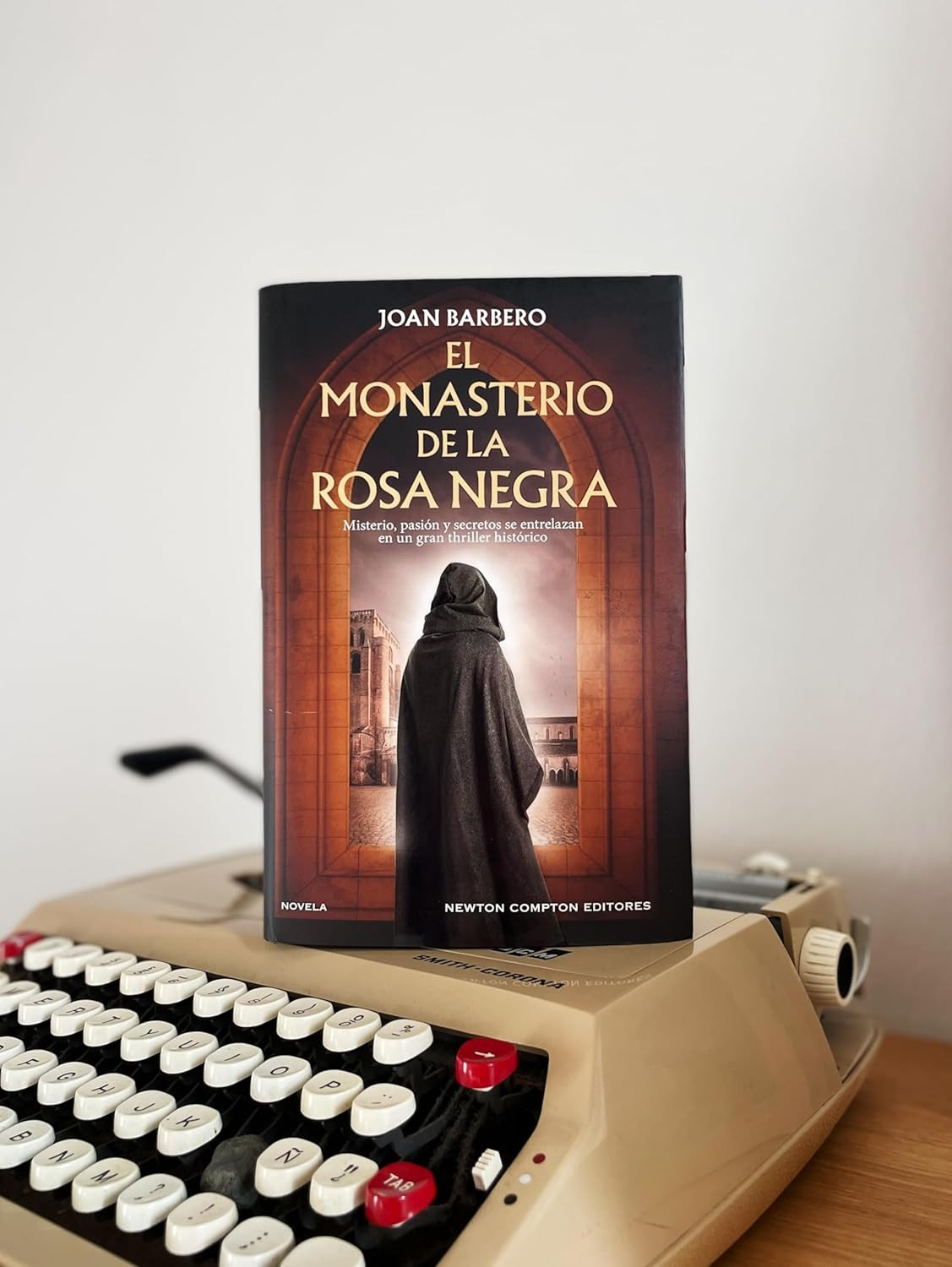 El monasterio de la rosa negra (HISTÓRICA)