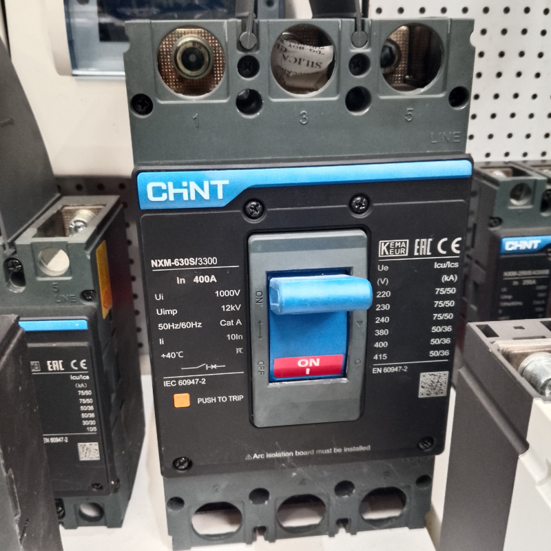 Interruptor automático (disyuntor) compacto NXM-630S/330 3P 400A CHINT