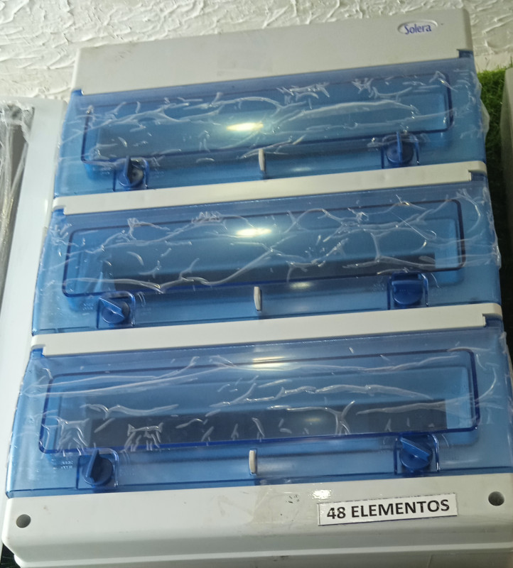 Cuadro eléctrico de superficie estanco 48 módulos Solera 1348A.